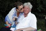 Wijchen 20 juli 2017
Willibrorf Frequin loopt de 100e vierdaagse van Nijmegen. Zijn vriendin Gesina stond naast de kant met drank en hapjes. Willibrord moest met veel fans op de foto. dag 2