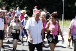 Wijchen 20 juli 2017
Willibrorf Frequin loopt de 100e vierdaagse van Nijmegen. Zijn vriendin Gesina stond naast de kant met drank en hapjes. Willibrord moest met veel fans op de foto. dag 2