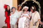 ibiza 2 juli 2016
Doop Xess Xava in dezelfde kerk waar Yolanthe vroeger gedoopt is.
Wesley Sneijder Yolanthe  haar zussen en de moeders zijn natuurlijk aanwezig.