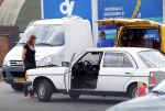 Amsterdam 15 juli 2016
Isa Hoes heeft problemen met haar auto/mercedes en wordt geholpen door de ANWB