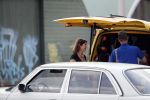 Amsterdam 15 juli 2016
Isa Hoes heeft problemen met haar auto/mercedes en wordt geholpen door de ANWB