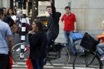 Amsterdam 28 juni 2017 
Beau v Erven Dorens fietsend met sigaret
