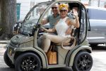 Amsterdam 26 juni 2017 
Connie Witteman en haar verloofde Eugene v Dun in hun gepimpte wagentje / karretje in Amsterdam zuid.