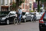Amsterdam 26 juni 2017
Doutzen Kroes en Sunnery James fietsend met hun kinderen PHyllon en Myllena