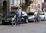 Amsterdam 26 juni 2017
Doutzen Kroes en Sunnery James fietsend met hun kinderen PHyllon en Myllena