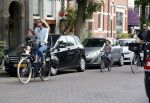 Amsterdam 26 juni 2017
Doutzen Kroes en Sunnery James fietsend met hun kinderen PHyllon en Myllena
