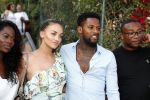 ibiza 23 juni 2017
Opening restarant club Xaxa van EWesley Sneijder en zijn vrouw Yolanthe Sneijder Cabau op eht strand van Cala Tarida. Jeremain Lens met vriendin Daisy en familie