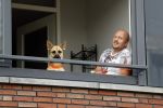 Scheveningen 29 juni 2017
Michael v d Plas in hetb huis van zijn zus. Zijn buurman met hond