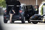 Amsterdam Vinkeveen 20 juni 2017
Roxeanne Hazes brengt haar verloofde Erik Zwennes naar het station. Roxeanne draagt een T shirt met dochter van Dre opschrift.