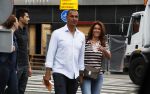 Amsterdam 29 juni 2017
Ruud Gullit en zijn vriendin Karin de Rooij op straat in amsterdam zuid