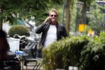 Amsterdam 28 juni 2017 
Thomas Berge bellend op straat
