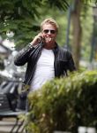 Amsterdam 28 juni 2017 
Thomas Berge bellend op straat