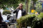 Amsterdam 28 juni 2017 
Thomas Berge bellend op straat