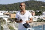 ibiza 23 juni 2017
Opening restarant club Xaxa van EWesley Sneijder en zijn vrouw Yolanthe Sneijder Cabau op eht strand van Cala Tarida.