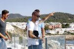 ibiza 23 juni 2017
Opening restarant club Xaxa van EWesley Sneijder en zijn vrouw Yolanthe Sneijder Cabau op eht strand van Cala Tarida.
