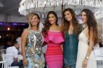 ibiza 23 juni 2017
Opening restarant club Xaxa van EWesley Sneijder en zijn vrouw Yolanthe Sneijder Cabau op eht strand van Cala Tarida. Yolanthe met zussen Rebecca en Xelly en ...