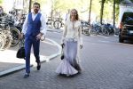 Amsterdam 29 juni 2018
Alwien Tulner met een kennis op de grachten van Amsterdam.