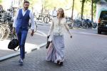 Amsterdam 29 juni 2018
Alwien Tulner met een kennis op de grachten van Amsterdam.