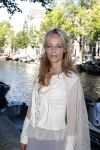 Amsterdam 29 juni 2018
Alwien Tulner met een kennis op de grachten van Amsterdam.