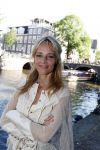 Amsterdam 29 juni 2018
Alwien Tulner met een kennis op de grachten van Amsterdam.