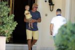 Marbella 26 juli 2018
Andre Hazes en zijn vriendin Monique en zoontje Dre vieren vakantie met Monique haar ouders in een villa van vrienden