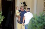 Marbella 26 juli 2018
Andre Hazes en zijn vriendin Monique en zoontje Dre vieren vakantie met Monique haar ouders in een villa van vrienden