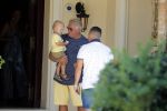 Marbella 26 juli 2018
Andre Hazes en zijn vriendin Monique en zoontje Dre vieren vakantie met Monique haar ouders in een villa van vrienden