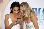Amsterdam 17 juli 2018
Premiere Mamma mia in Tuschinski. Anna Nooshin met Jessie Jazz Vuijk