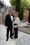 Mallorca 29 juni 2018
Iris van den Ende (1989) en Vincent Biekman (1981) zijn zaterdag 30 juni 2018 â€™sÂ middags in het huwelijk getreden, in aanwezigheid van familie en vrienden. Ze werden getrouwd door Dennis, de neef van Vincent Biekman.  
Iris en Vincent zijn twee weken geleden, op 16 juni 2018, in Amsterdam voor de wet getrouwd. 
De getuigen van Iris waren vriendin Madeline en haar broer Vincent. Voor Vincent getuigden zijn twee oudste vrienden Eli en Jermaine. 
De bruidsjurk van Iris werd ontworpen door Armani PrivÃ©. Joop en Janine v d Ende waren natuurlijk aanwezig op deze prachtige dag. Antje Monteiro met haar partner Dennis