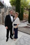 Mallorca 29 juni 2018
Iris van den Ende (1989) en Vincent Biekman (1981) zijn zaterdag 30 juni 2018 â€™sÂ middags in het huwelijk getreden, in aanwezigheid van familie en vrienden. Ze werden getrouwd door Dennis, de neef van Vincent Biekman.  
Iris en Vincent zijn twee weken geleden, op 16 juni 2018, in Amsterdam voor de wet getrouwd. 
De getuigen van Iris waren vriendin Madeline en haar broer Vincent. Voor Vincent getuigden zijn twee oudste vrienden Eli en Jermaine. 
De bruidsjurk van Iris werd ontworpen door Armani PrivÃ©. Joop en Janine v d Ende waren natuurlijk aanwezig op deze prachtige dag. Antje Monteiro met haar partner Dennis