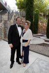 Mallorca 29 juni 2018
Iris van den Ende (1989) en Vincent Biekman (1981) zijn zaterdag 30 juni 2018 â€™sÂ middags in het huwelijk getreden, in aanwezigheid van familie en vrienden. Ze werden getrouwd door Dennis, de neef van Vincent Biekman.  
Iris en Vincent zijn twee weken geleden, op 16 juni 2018, in Amsterdam voor de wet getrouwd. 
De getuigen van Iris waren vriendin Madeline en haar broer Vincent. Voor Vincent getuigden zijn twee oudste vrienden Eli en Jermaine. 
De bruidsjurk van Iris werd ontworpen door Armani PrivÃ©. Joop en Janine v d Ende waren natuurlijk aanwezig op deze prachtige dag. Antje Monteiro met haar partner Dennis