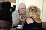 Amsterdam 5 juli 2018
Arnold Karskens met een vrouw op terras in Amsterdam zuid.