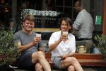 Amsterdam 22 juli 2018
Beau v Erven Dorens en zijn vrouw Selly drinken koffietje op de utrechtsestraat.