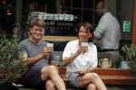 Amsterdam 22 juli 2018
Beau v Erven Dorens en zijn vrouw Selly drinken koffietje op de utrechtsestraat.