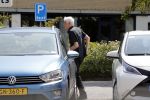 Maarssen Blaricum 7 juli 2018
Berend Boudewijn gaat wandelen bij de Maarsenveense Plassen en daarna rijdt hij naar het Ter Gooi ziekenhuis waar hij zijn vrouw Martine Bijl ophaalt. Daarna gaan ze lunchen bij restaurant de Goede Gooijer.
