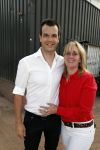 Amsterdam 6 juli 2018
Gordon viert zijn 50e verjaardag bij de Harbour Club en gaat daarna varen met de roze MS de Jordaan. Carlo v Lienden met zijn vrouw