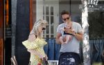 Amsterdam 17 juli 2018
Chantal janzen met man Marco Geeratz en hun zoontje op etrras en achter de kinderwagen.