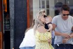 Amsterdam 17 juli 2018
Chantal janzen met man Marco Geeratz en hun zoontje op etrras en achter de kinderwagen.