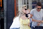 Amsterdam 17 juli 2018
Chantal janzen met man Marco Geeratz en hun zoontje op etrras en achter de kinderwagen.