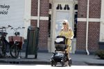 Amsterdam 17 juli 2018
Chantal janzen met man Marco Geeratz en hun zoontje op etrras en achter de kinderwagen.
