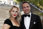 Mallorca 29 juni 2018
Iris van den Ende (1989) en Vincent Biekman (1981) zijn zaterdag 30 juni 2018 â€™sÂ middags in het huwelijk getreden, in aanwezigheid van familie en vrienden. Ze werden getrouwd door Dennis, de neef van Vincent Biekman.  
Iris en Vincent zijn twee weken geleden, op 16 juni 2018, in Amsterdam voor de wet getrouwd. 
De getuigen van Iris waren vriendin Madeline en haar broer Vincent. Voor Vincent getuigden zijn twee oudste vrienden Eli en Jermaine. 
De bruidsjurk van Iris werd ontworpen door Armani PrivÃ©. Joop en Janine v d Ende waren natuurlijk aanwezig op deze prachtige dag. Chantal Janzen met haar man Marco Geeratz