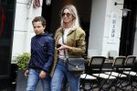 Amsterdam 18 juni 2018
Christie Bokma met zoontje op de pc hooftstraat.