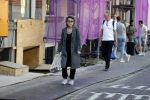 Amsterdam 29 juni 2018
Connie Palmen op weg naar haar BMW Z3 uit 1999.