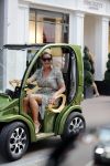 Amsterdam 21 juli 2018
Connie Witteman in haar Connieâ€™s creative Car Concept karretje op de pc hooftstraat.