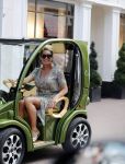 Amsterdam 21 juli 2018
Connie Witteman in haar Connieâ€™s creative Car Concept karretje op de pc hooftstraat.