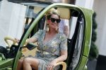 Amsterdam 21 juli 2018
Connie Witteman in haar Connieâ€™s creative Car Concept karretje op de pc hooftstraat.