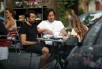 Amsterdam 24 juli 2018
Dotan Harpenau met (een) vriend op terras in Amsterdam.