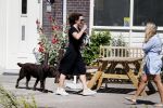 Amsterdam 1 juli 2018
Femke Halsema doet boodschappen en wandelt met haar hond.
