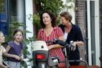 Amsterdam 28 juni 2018
Femke Halsema krijgt bloemen omdat ze de nieuwe burgemeester van Amsterdam wordt.