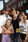 Amsterdam 13 juli 2018
Opening cafe Mimi van actrice Linde van den Heuvel en â€¦. Frederik Brom Nienke Romer en hun kinderen
